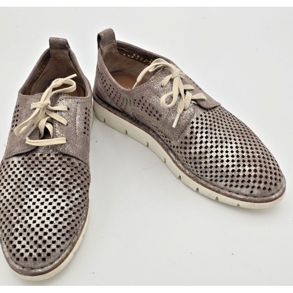 Trask Women's Shoes 7‎ Lena Italian Leather Perforated Sneakers Lace Up Metallic - Picture 1 of 12